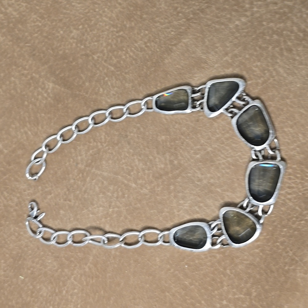 Vintage Avon Silver Tone Green Blue Green Necklace - Picture 8 of 8